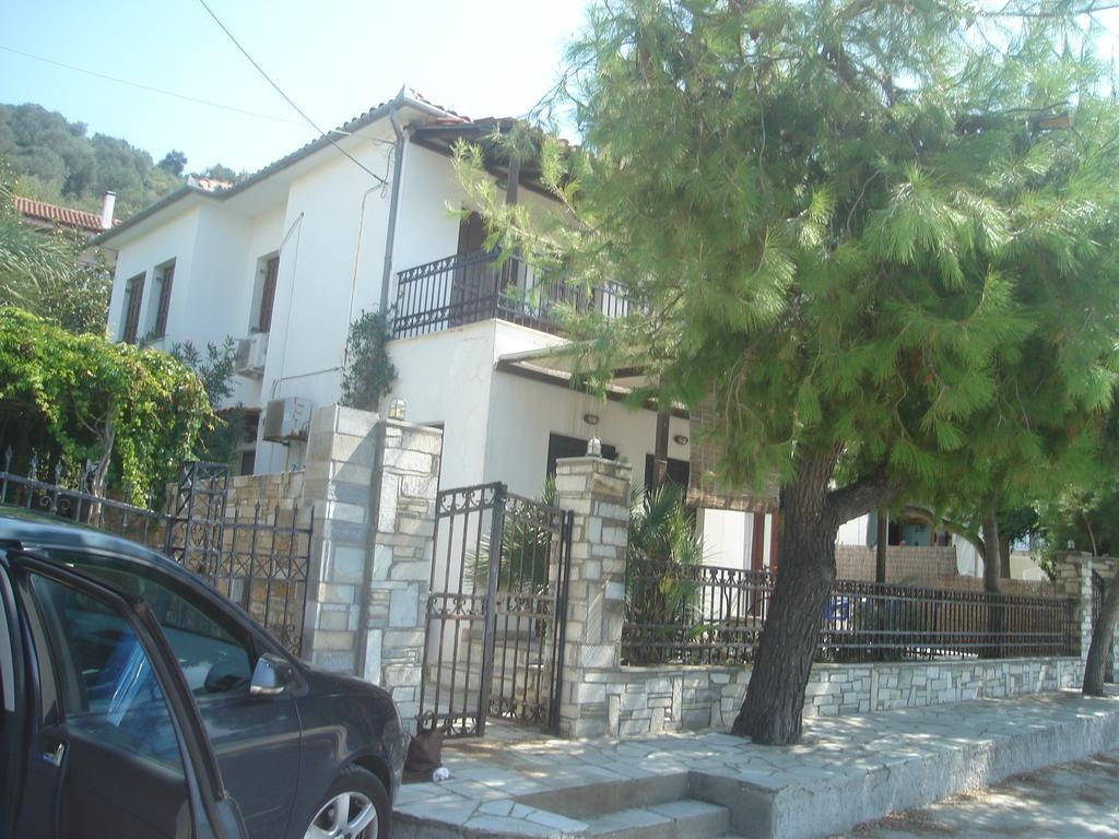 Вилла Stelios Seaside House Лефокастро Экстерьер фото