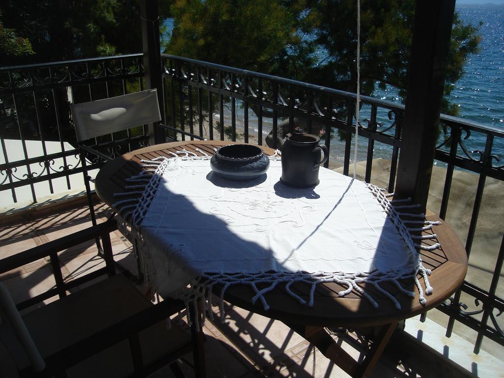 Вилла Stelios Seaside House Лефокастро Экстерьер фото