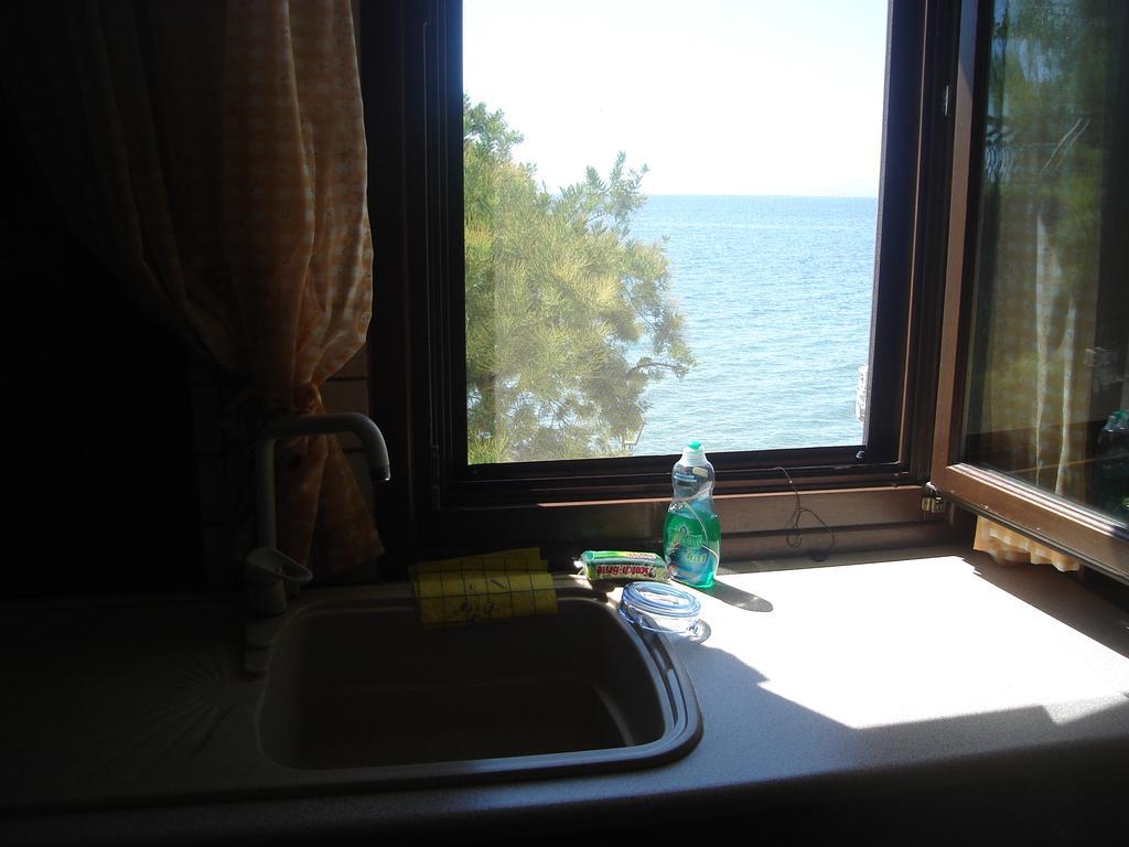 Вилла Stelios Seaside House Лефокастро Экстерьер фото